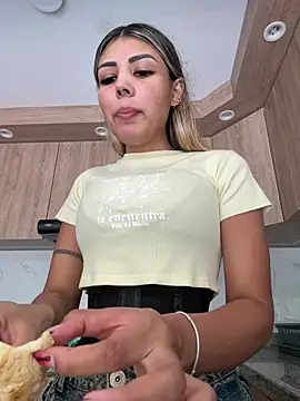 SALOOMEE__ webcam