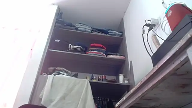 nicolle_milf1978 webcam