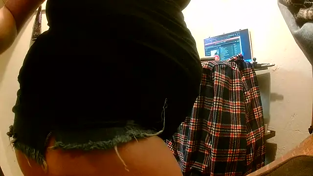 BacksideBrunette webcam