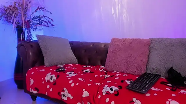 Amber_pale webcam