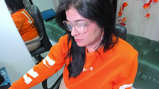 BellaFlaming webcam