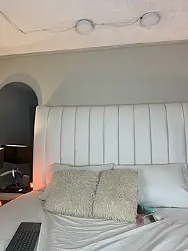 AlessiaBloom_ webcam
