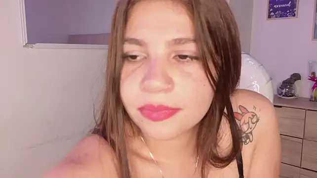 bluee_hazell live cam on StripChat