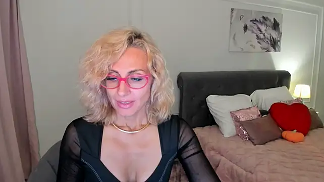 MuseOfStage в эфире на Stripchat