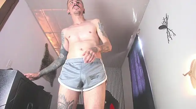 Aaron_BigDickxxx live cam on StripChat
