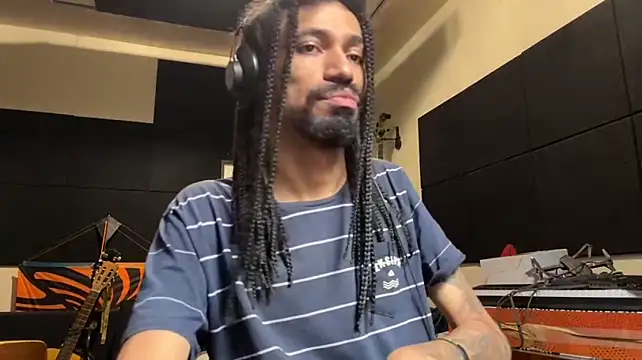 FavelaDaddyCum webcam