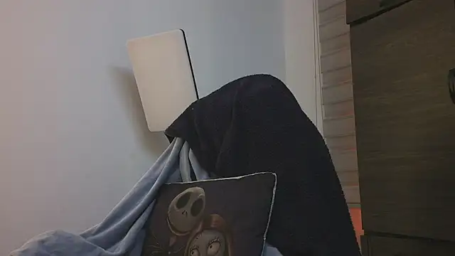 selene_red_ webcam