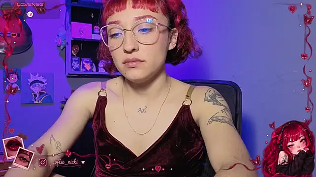 NickiYoung webcam