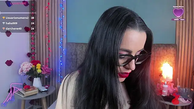 IsisNoir live cam on StripChat