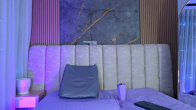 mia_scot webcam