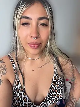 ManuelaVeeleez webcam