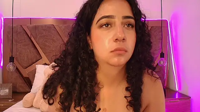 bella_swwan_ webcam