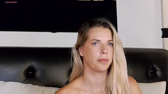 ValerieNicolle webcam