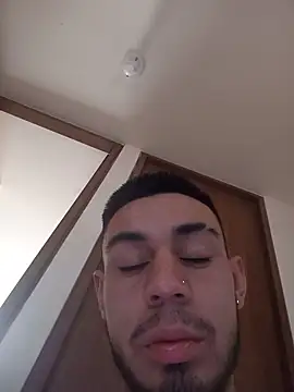 Taylor_DiamondBoy webcam