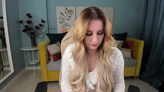 LanaLoon webcam