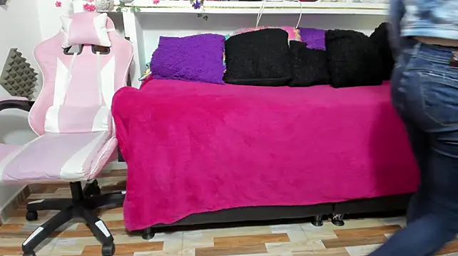 Nahomy_sh webcam