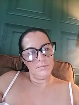 VelvetNaughty-Shem webcam