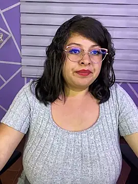 MiiaaJoness webcam