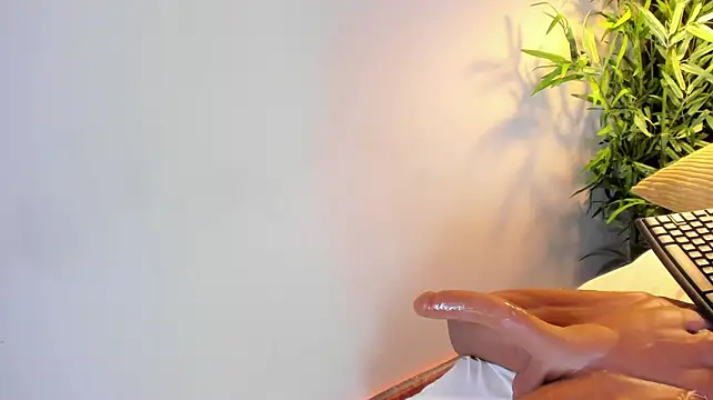 Mia_Hillss webcam
