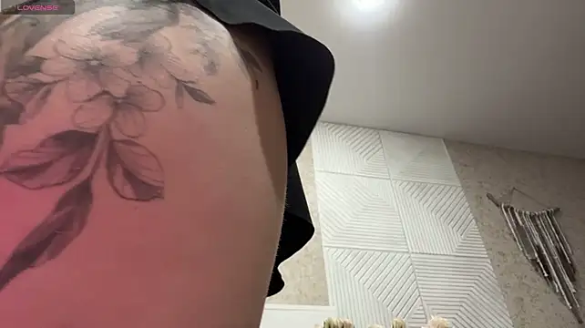 KelleeMonceaux webcam