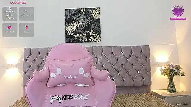 layla_secret webcam