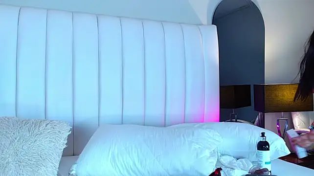 AlessiaBloom_ webcam
