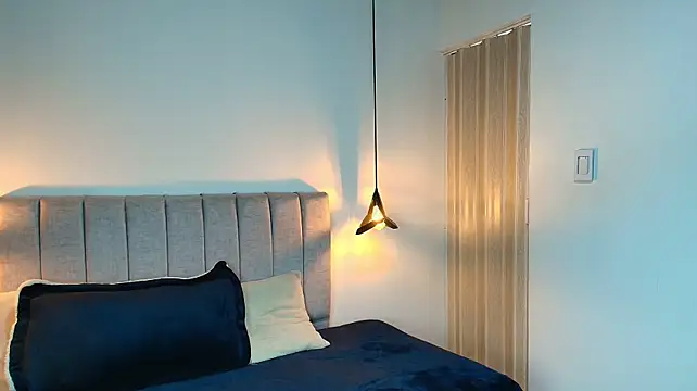 LiaCooper_ webcam