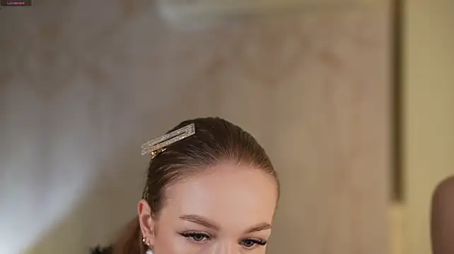 Ella_054 webcam