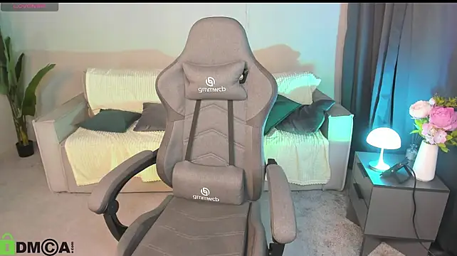 LaslyAngel webcam