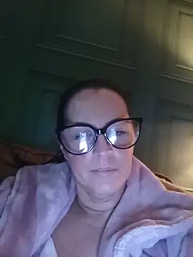 VelvetNaughty-Shem webcam