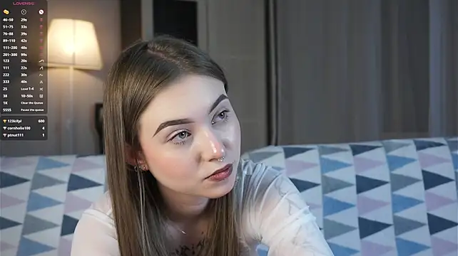 luvvele_a webcam