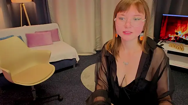 EllySkyy webcam