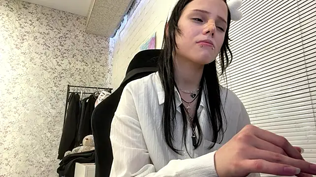 RavenWink webcam