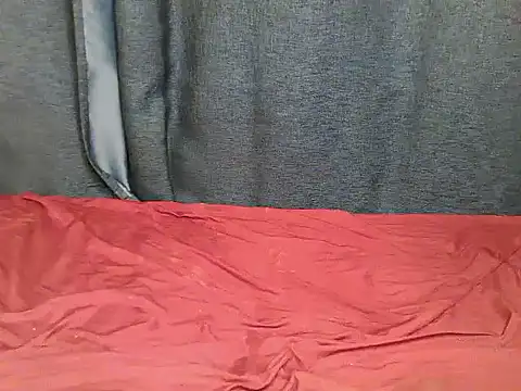 Zari_wet webcam