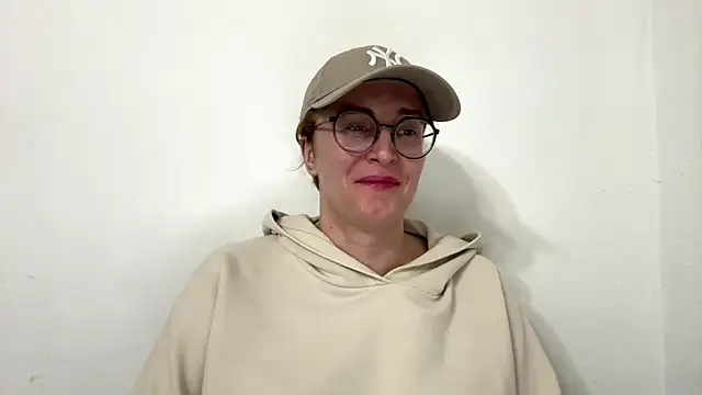 SofiaTease live cam on StripChat