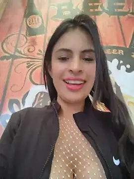 Astrid-- live cam on StripChat