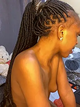 Sexylatisha webcam