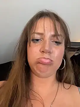 molly_witha_chance live cam on StripChat
