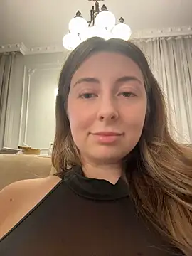 curvyflawless live cam on StripChat