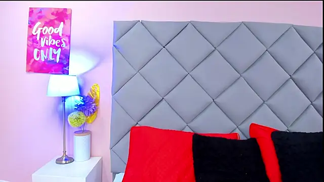 NahomyAdams