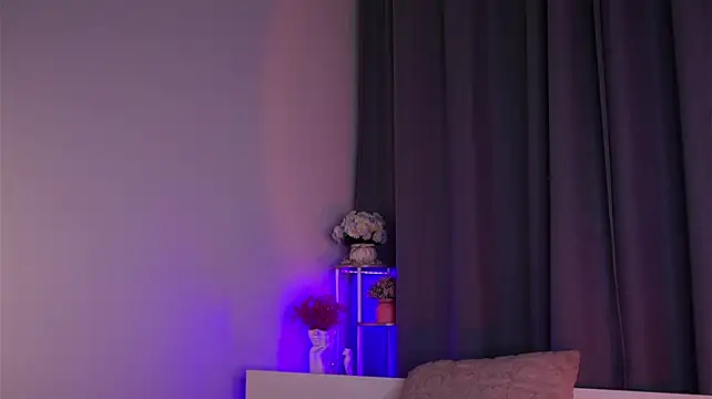 NelleMihalko webcam