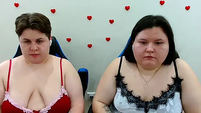 BeckyAndHellen webcam