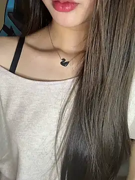 Yiyina_17 webcam