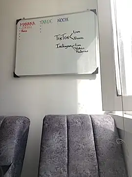 LiliMilk_21 webcam