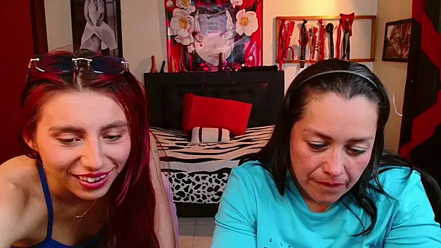 KloeDeketAndPenelope webcam