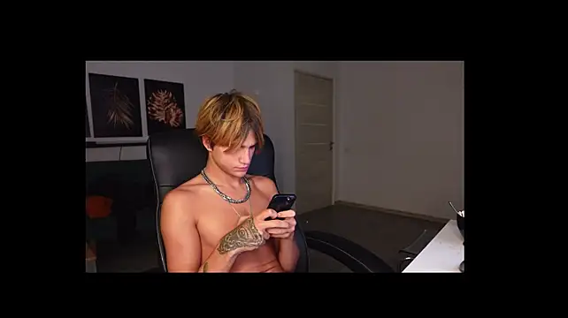 Denis_Wu webcam