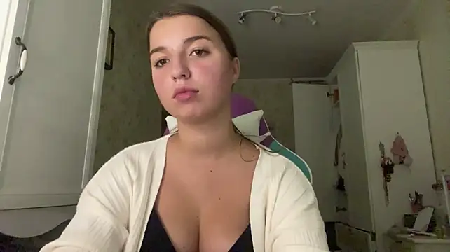 AshliKuhn webcam