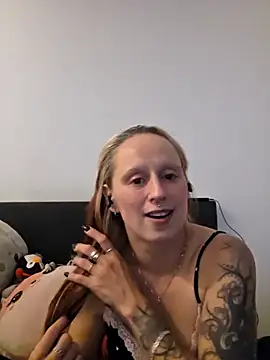 Bellaaa17 webcam