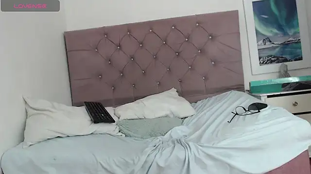 Juliee_Olsenn webcam