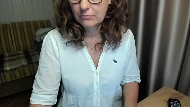 lauraoven webcam